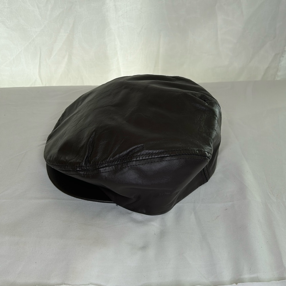 CAPAS Headwear NY brown genuine leather Newsboy cap. Size Medium.